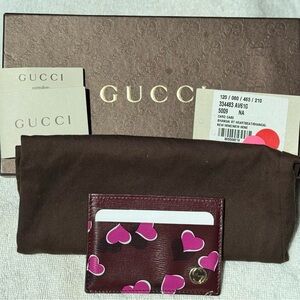 NWT! Gucci Heartbeat Card Holder - Wine and Pink